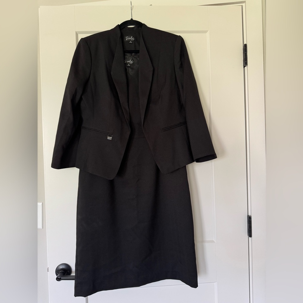 Emily… Women's Black Blazer & Dress Set Beautiful Subtle Woven Pattern Size 8